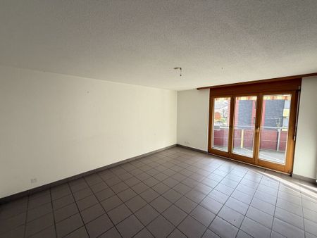 Quietly located just a few steps from the shops - Photo 4