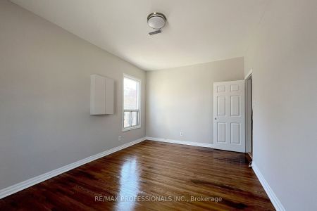 For Lease - 345 Dundas Street Unit# Upper, Toronto, Ontario - Photo 2