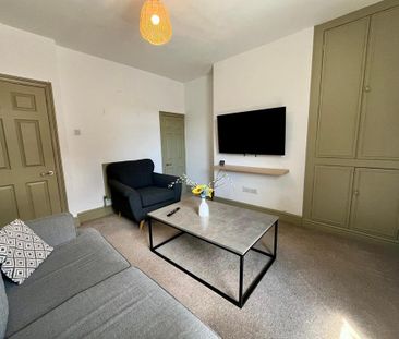 3 bedroom terraced house to rent - Photo 5