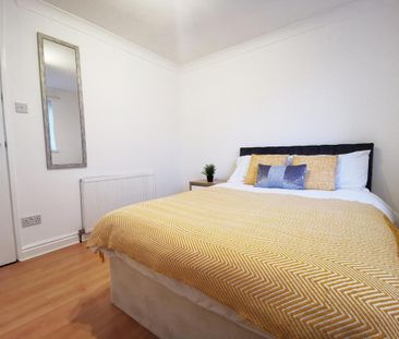 1 bedroom in a house share to rent - Photo 1