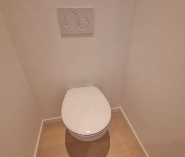 Halfopen woning met 3 slaapkamers, dubbele garage en zongerichte tu... - Photo 5