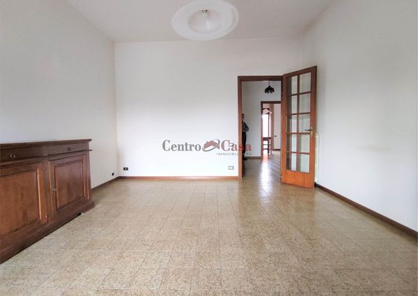 Luminoso appartamento arredato solo di cucina