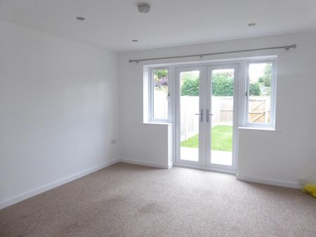 2 bedroom terraced house to rent - Photo 2