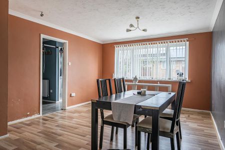 3 bedroom terraced house to rent - Photo 2