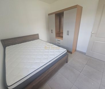 Location Maison 4 pièces 76m² ST BENOIT 97470 - Photo 1