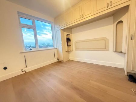 4 bedroom semi-detached house to rent - Photo 5