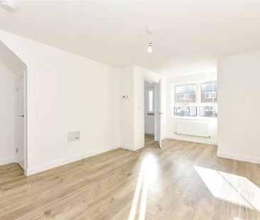 3 bedroom detached house to rent - Photo 3