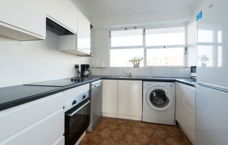 3 Bed Maisonette, De Quincey House, SW1V - Photo 3
