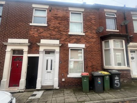 2 bedroom terraced house to rent - Photo 4