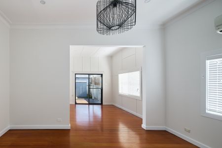 20 Hargrave Street, Carrington NSW 2294 - House For Rent | Domain - Photo 3