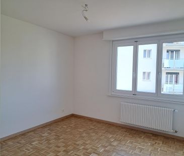 JOLI 3 PIECES RENOVE DANS IMMEUBLE AVEC ASCENSEUR - Foto 1