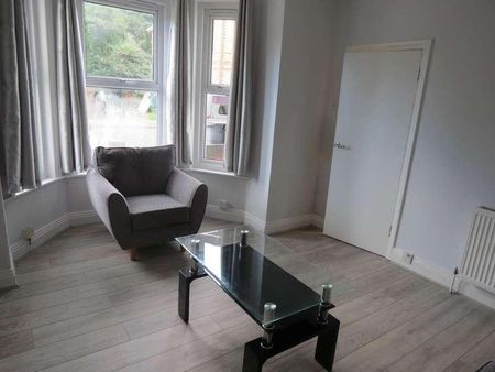 Bedroom Semi Detached House In Charminster, BH8 - Photo 5