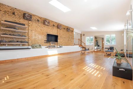3 bedroom detached house to rent - Photo 3