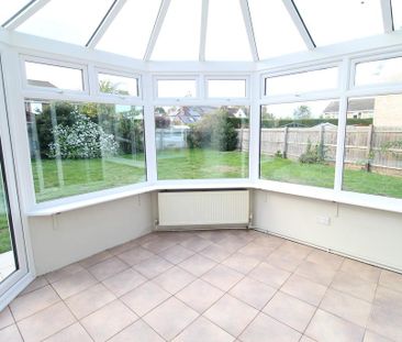 4 bedroom semi-detached house to rent - Photo 6