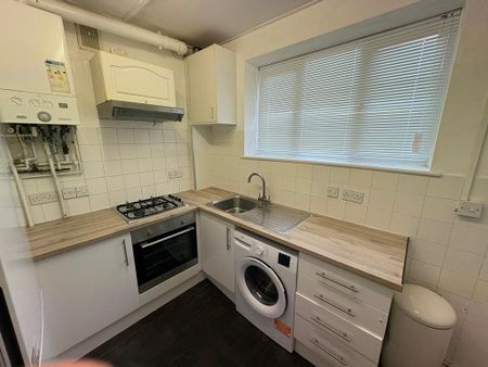 2 bedroom flat to rent - Photo 5