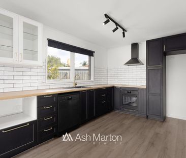 Vibrant and Stylish Three Bedroom Home - Photo 1