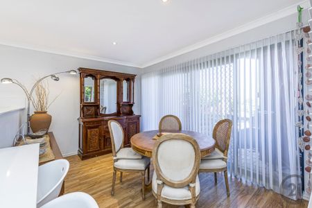 Stylish Coastal Townhouse in Exclusive Wannanup Location - Furnished or Part Furnished - Photo 4