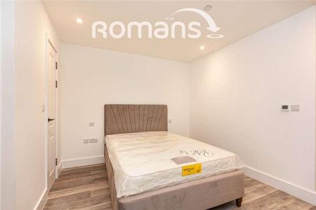 Lyon Way, Frimley, Camberley, Surrey, GU16 - Photo 5