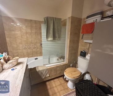 Location Appartement 1 pièce 26m² ST LAURENT DU VAR 06700 - Photo 4