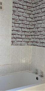 Maplewood Avenue, Deeside, Garden City - Photo 4