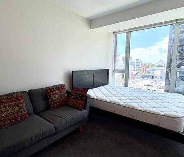 Central City Apartment - Furnished - Photo 4