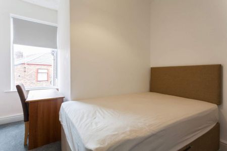 5 bedroom terraced house to rent - Photo 4