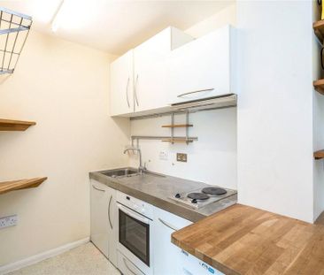 Studio to rent - Photo 5