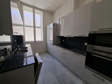 Location Appartement 2 pièces 99m² BORDEAUX 33000 - Photo 2