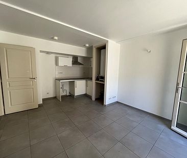 location Appartement F2 DE 33.6m² À VILLENEUVE LES AVIGNON - Photo 2