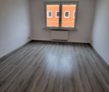 Helle, moderne 3-Zimmer-Etagenwohnung! 2022/23 komplett saniert! - Photo 2