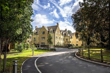 Stratton Court Village, - Photo 2