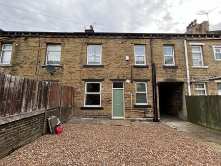 3 bedroom terraced house to rent - Photo 2