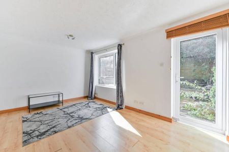 3 bedroom terraced house to rent - Photo 3
