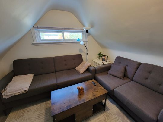 For Lease - 13 Pinegrove Avenue Unit# Upper, Toronto, Ontario - Photo 1