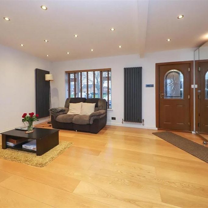 4 bedroom end of terrace house to rent - Photo 1