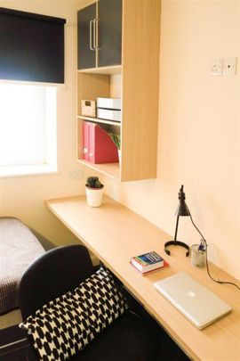 6 bedroom apartment to rent - Photo 1