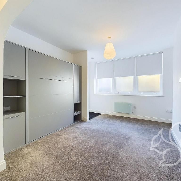 Studio to rent - Photo 1