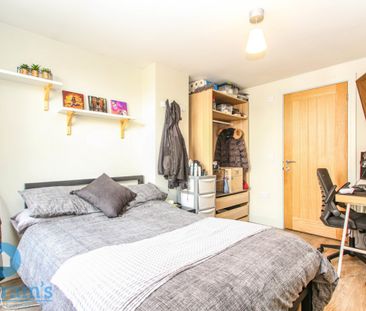 2 bed Apartment for Rent - Photo 3