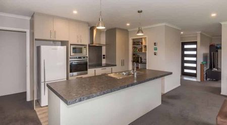 4 DOUBLE BEDROOMS - Photo 2