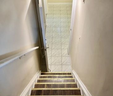 Detached Home For Lease | W9074863 - Photo 6