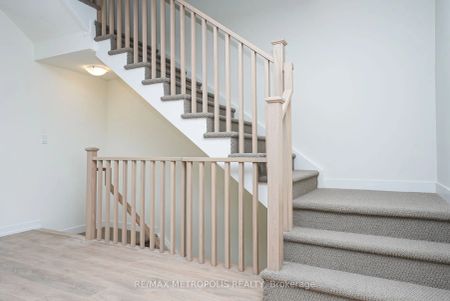 Condo Townhouse For Lease | X8454870 - Photo 2