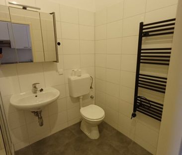 Sonnige Kleinwohnung in zentraler Lage - günstige Möglichkeit mit P... - Foto 5