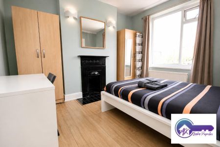 3 Bedroom Flat To Rent - Photo 4