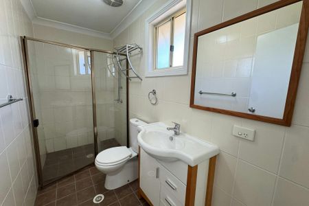 NEWLY RENOVATED TOWNHOUSE - Photo 2