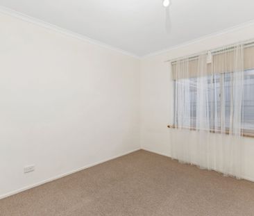 Spacious 4-Bedroom Family Home with Ducted Air Conditioning & Large... - Photo 3