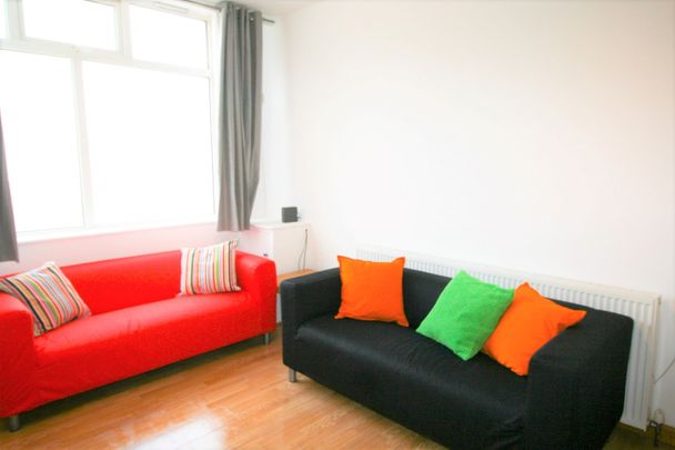 7 Bed Terraced House, Moseley Road, M14 - Photo 1