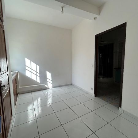 Location Appartement 2 pièces 29m² CARPENTRAS 84200 - Photo 4