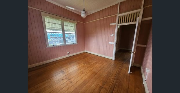 CHARMING QUEENSLANDER - Photo 1