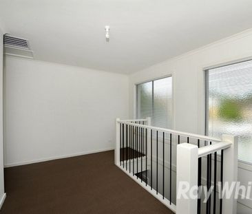 Townhouse in the heart of Ringwood - Photo 5