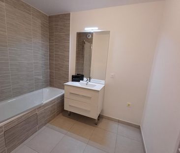 location Appartement T3 DE 63.22m² À SAINT PIERRE DU PERRAY - Photo 2